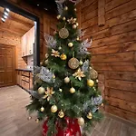 District - Riverside Luxury Holiday home *