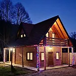 District - Riverside Luxury Holiday home